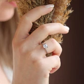 Round Kesim Starlight Diamond Tek Taş Gümüş Yüzük thumbnail 1