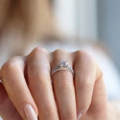 Üç Sıra Taşlı Stalight Diamond Gümüş Yüzük thumbnail 4