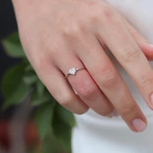 Kalp Zirkon Taşlı Minimal Gümüş Yüzük thumbnail 3