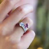 Pembe Zirkon Taşlı Kelebekli 6 Tırnaklı Tek Taş Gümüş Yüzük thumbnail 1