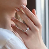 V Montür 4 Tırnaklı Starlight Diamond Gümüş Yüzük thumbnail 5