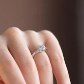 V Montür 4 Tırnaklı Starlight Diamond Gümüş Yüzük thumbnail 4