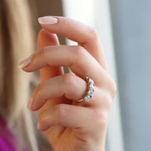 Round Kesim Beştaş Modeli Rose Gold Kaplama Sky Diamond Yüzük thumbnail 4