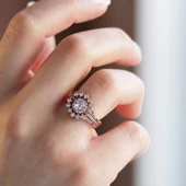 Star Cricle Rose Gold Kaplama Sky Diaomnd Yüzük thumbnail 3