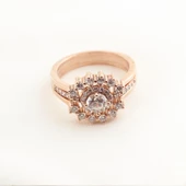 Star Cricle Rose Gold Kaplama Sky Diaomnd Yüzük thumbnail 2