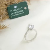 4 Tırnaklı Çapraz Model Tek Taş Starlight Diamond Gümüş Yüzük thumbnail 2