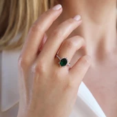 Zümrüt Taşlı Elips Lotus Çiçeği Gümüş Yüzük thumbnail 3