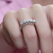 Prenses Model 4 Tırnaklı 5 Taş Starlight Diamond Gümüş Yüzük thumbnail 4