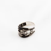 İskelet El Figürlü Onix Taşlı Karbon İşlemeli Erkek Gümüş Yüzük thumbnail 2