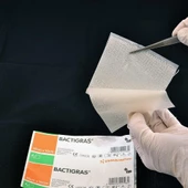 Bactigras 15 X 20 Tül Sargı Yara Ve Yanık Bakım Örtüsü 10 Adet SKT 2027  REF : 7461 - 3