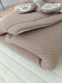 Yenidoğan 4 Kat Müslin Kumaş Kulaklı Patili Fiyonk Bebek Battaniyesi Kundak Yeşil thumbnail 3