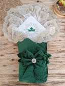 Yenidoğan Saray Kadife Taç Nakışlı İnci Fiyonklu Çift Dantel Duvak Trilüks Kundak Bebek Battaniyesi Yeşil thumbnail 1