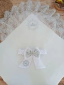 Yenidoğan Titi Taç Nakışlı Plazma Taşlı Güpürlü Çift Fiyonk Duvaklı Trilüks Kundak Bebek Battaniyesi Gümüş thumbnail 3