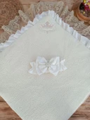 Yenidoğan Wool Yün Kumaş Taç Nakışlı Güpür Duvaklı Fiyonk Prizma Taş Unisex Kundak Bebek Battaniyesi Bej thumbnail 3