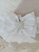 Yenidoğan Wool Yün Kumaş Taç Nakışlı Güpür Duvaklı Fiyonk Prizma Taş Unisex Kundak Bebek Battaniyesi Bej thumbnail 7