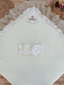 Yenidoğan Wool Yün Kumaş Taç Nakışlı Güpür Duvaklı Fiyonk Prizma Taş Unisex Kundak Bebek Battaniyesi Kahverengi thumbnail 3