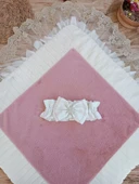 Yenidoğan Wool Yün Kumaş Taç Nakışlı Güpür Duvaklı Fiyonk Prizma Taş Unisex Kundak Bebek Battaniyesi Pembe thumbnail 5