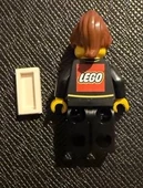 Orjinal Lego Minifigür Lego Store Employee Female thumbnail 2