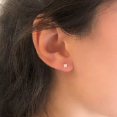 BZ Altın Kaplama Dört Tırnaklı Kare Zirkon Taş Kadın Küpe UNK-778 - 4