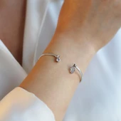 Fatma Ana Eli Sallantı Figürlü Gümüş Kelepçe thumbnail 2