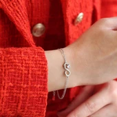 Sonsuzluk Modeli Kalp Taş Detaylı Gümüş Bileklik thumbnail 1