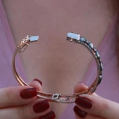 Elmas Montür Rose Gold Kaplama Sıra Taşlı Gümüş Kelepçe thumbnail 2