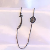 Zülfikâr Kılıç Figürlü Ve Zirkon Taş Çerçeveli Adalet Heykeli Gümüş Erkek Kolyesi thumbnail 1