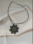 El Yapımı Kum Boncuk Sekizgen Mandala Kolye - 1