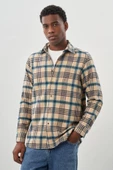 Koyu Bej Yünlü Ekose Desen Yumuşak Yaka Cepsiz Uzun Kol Casual Comfort Fit Gömlek 1004245227 thumbnail 1