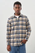Bej Yünlü Ekose Desen Yumuşak Yaka Cepsiz Uzun Kol Casual Comfort Fit Gömlek 1004245227 thumbnail 1