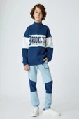 Koton Erkek Çocuk Sweatshirt Dik Yaka Yarım Fermuarlı Baskı Detaylı Uzun Kollu - 1