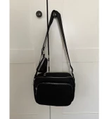 Siyah Kadın Boyundan Asmalı Cüzdanlı Çanta thumbnail 1