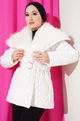 Yakası Kürklü Parlak Mont Beyaz thumbnail 1