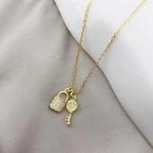 925 Ayar Gümüş Taşlı Kilit ve Anahtar Kolye thumbnail 4