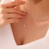 925 Ayar Gümüş Taşlı Minimal Kar Tanesi Kolye thumbnail 2