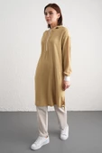 23YT462 Arm Trend Tunik CAMEL BOYUN VE GÖĞÜS ARASI FERMUARLI  KAPŞONLU  VE BAĞCIKLI KOL UÇ BEYZ ŞERİT - 3