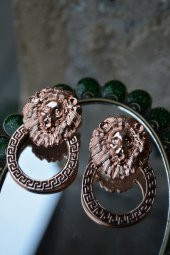 ARTBUTİKA Bayan Küpe Roze Kaplama Aslan Figür thumbnail 5