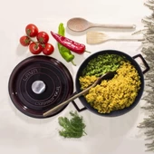 Lava Trendy Premium Serisi Demir Döküm Pilav Basık Yayvan Tencere 24 Cm Majolika Mor thumbnail 5