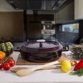 Lava Trendy Premium Serisi Demir Döküm Pilav Basık Yayvan Tencere 28 Cm Majolika Mor thumbnail 3