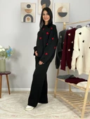 Kadın Uzun Kol Kalpli Bisiklet Yaka Triko Kazak Pantolon Takım (Siyah) thumbnail 4