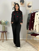 Kadın Uzun Kol Kalpli Bisiklet Yaka Triko Kazak Pantolon Takım (Siyah) thumbnail 3