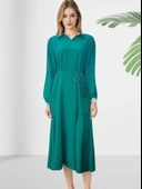 Düz Kuşaklı Yeşil Elbise thumbnail 2