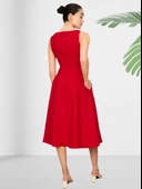 Kayık Yaka Diz Altı Düz Kırmızı Elbise thumbnail 3