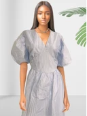 Çizgili V Yaka Balon Kol Fermuarlı Kloş Elbise thumbnail 4