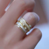 Sarmal Model Zirkon Taşlı Gold Kaplama Gümüş Yüzük thumbnail 1