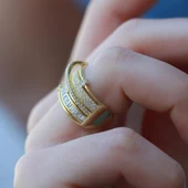 Sarmal Model Zirkon Taşlı Gold Kaplama Gümüş Yüzük thumbnail 3