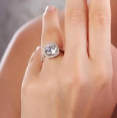 Yanları Pırıltılı Taşlarla Süslenmiş 3.00 ct Starlıght Dıamond Tektaş thumbnail 2