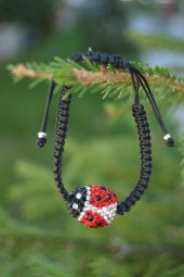 STONEAGE El Yapımı Uğur Böceği Makrome Bileklik thumbnail 2