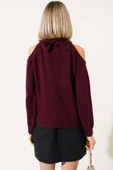 Yaka Zincirli Omuzu Açık Kazak Bordo - 3