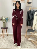 Kadın Uzun Kol Çiçek Nakışlı Bisiklet Yaka Triko Kazak Pantolon Takım (Bordo) thumbnail 5